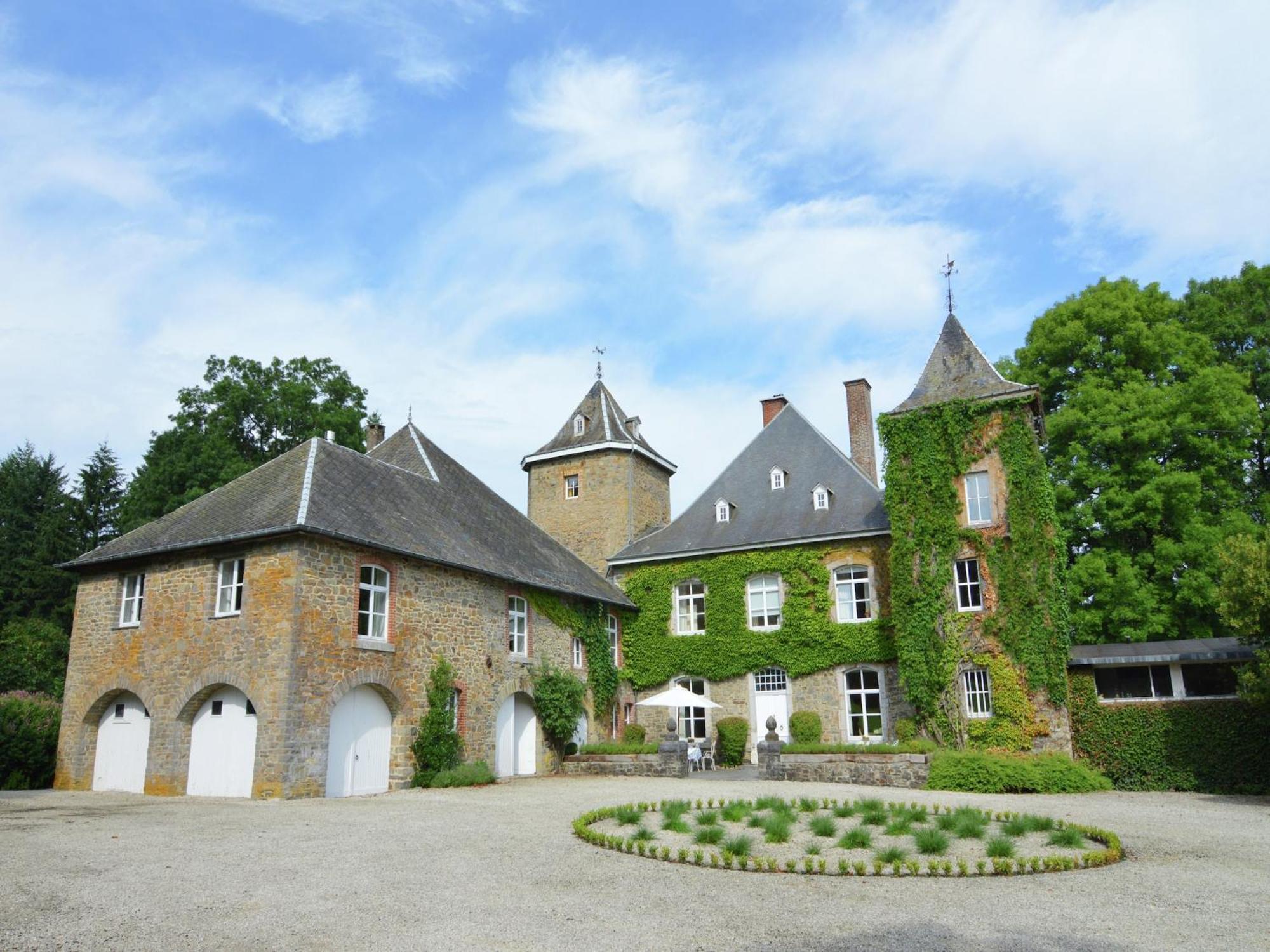 فيلا Delightful Castle In Bastogne With Bubble Bath المظهر الخارجي الصورة